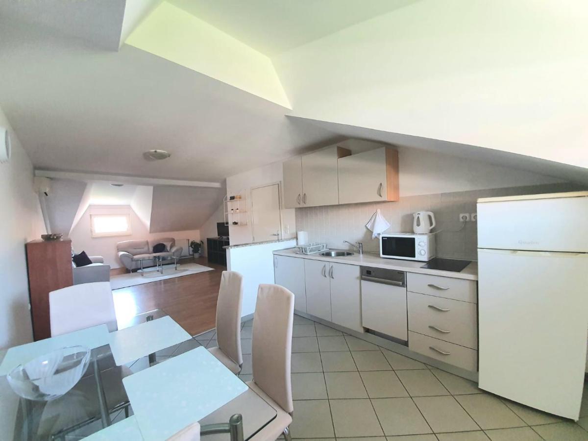 Apartment Lily Near Zagreb Airport Velika Gorica Exteriör bild